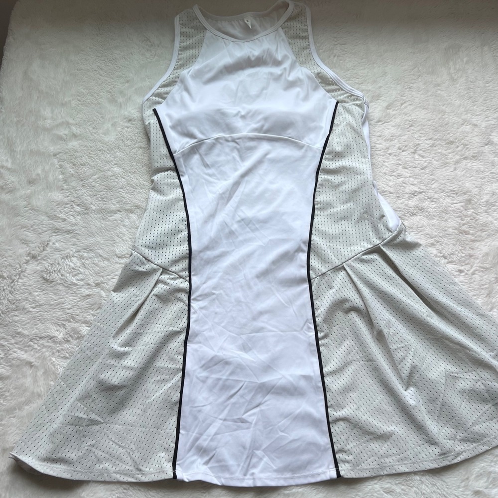 Halara Womens White Mesh Panel Activewear Tank Top with Shelf Bra Size Small NWT